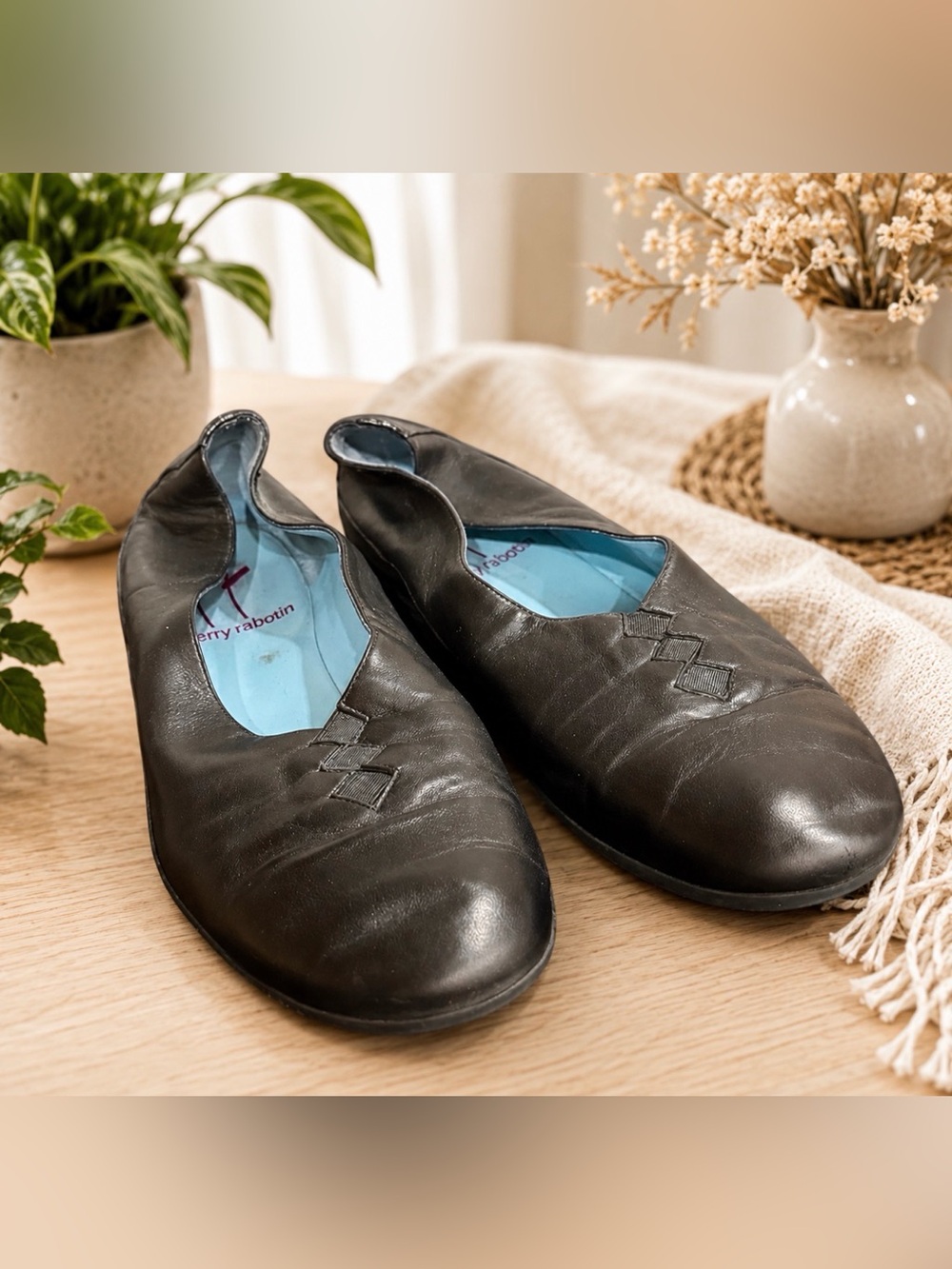Thierry Rabotin black leather Flats made in Italy size 9
